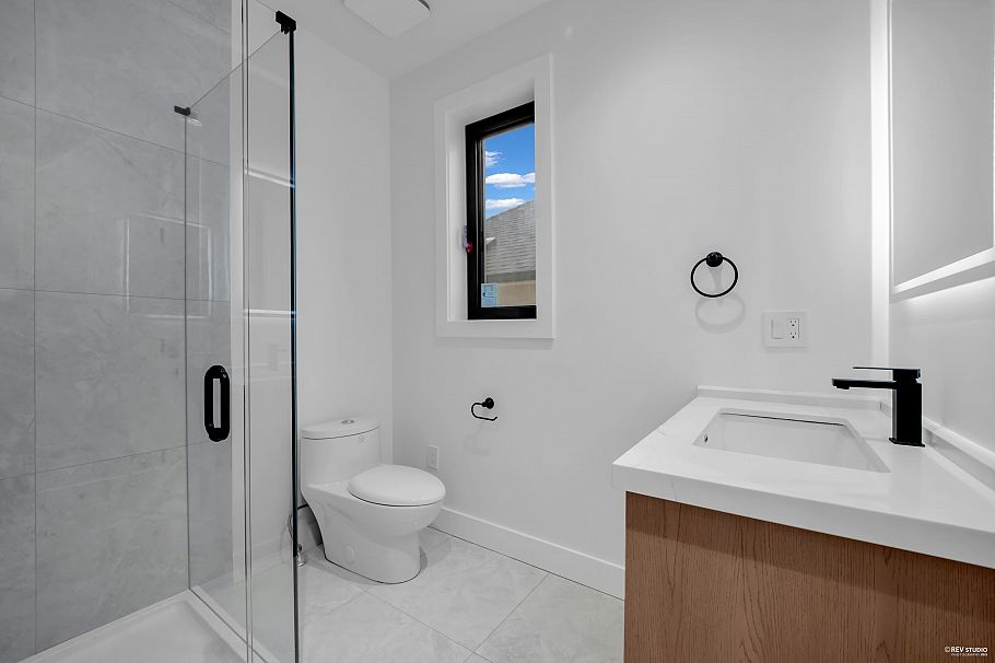 1 262 E 65th Avenue Vancouver, BC - 10