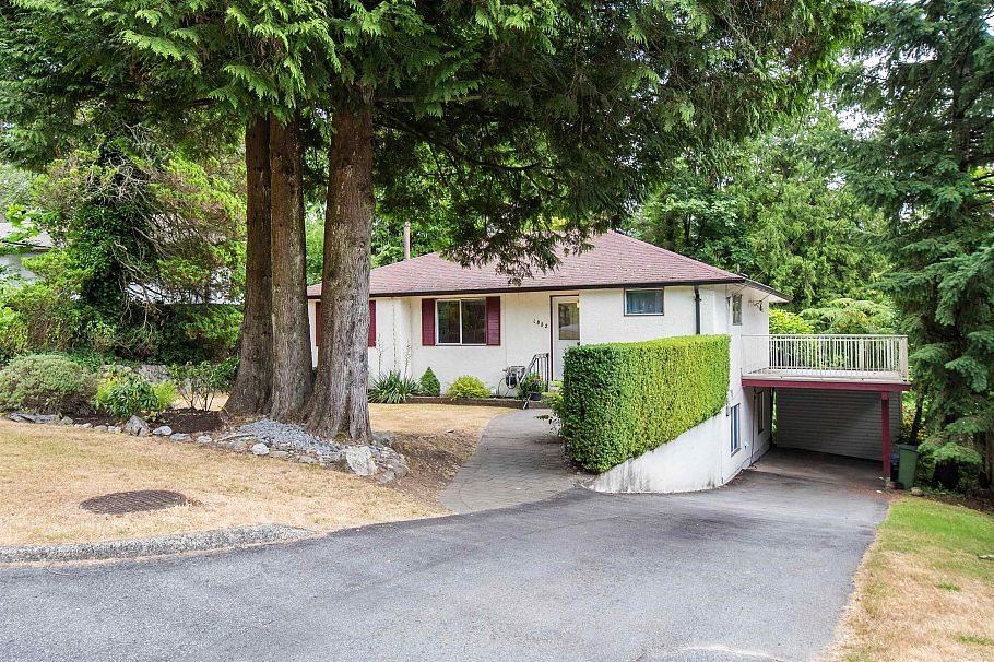 1852 Appin Road North Vancouver, BC - 2
