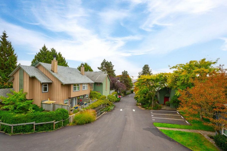 31 900 W 17th Street North Vancouver, BC - 5