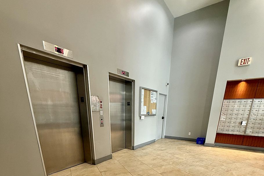 302 4028 Knight Street Vancouver, BC - 4