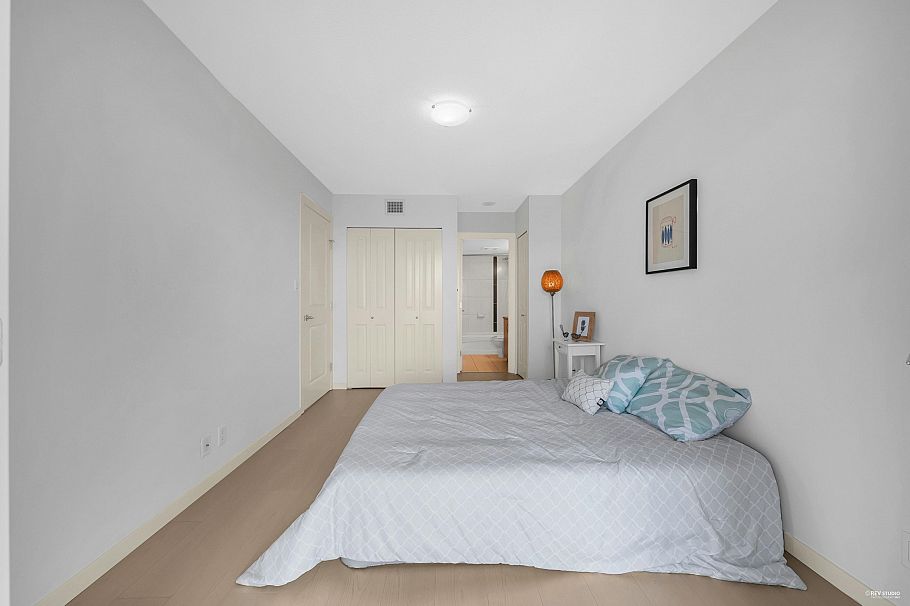 2008 3663 Crowley Drive Vancouver, BC - 12