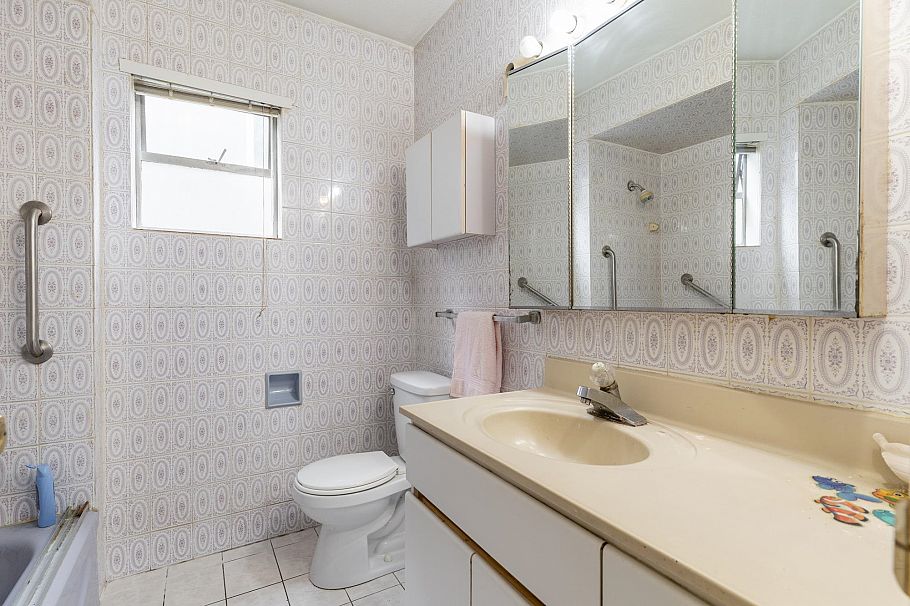 2724 Charles Street Vancouver, BC - 7