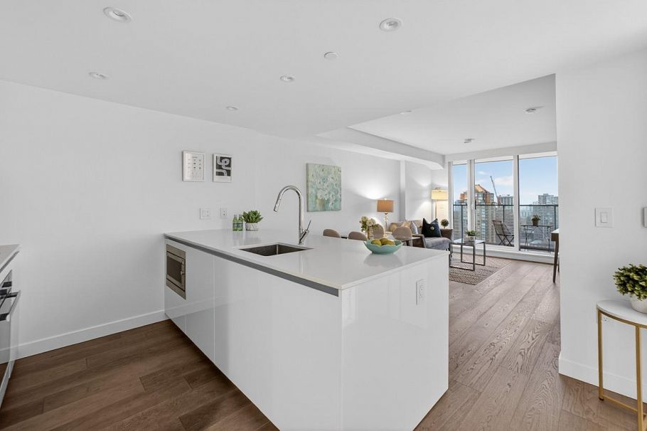 2701 1111 Richards Street Vancouver, BC - 2