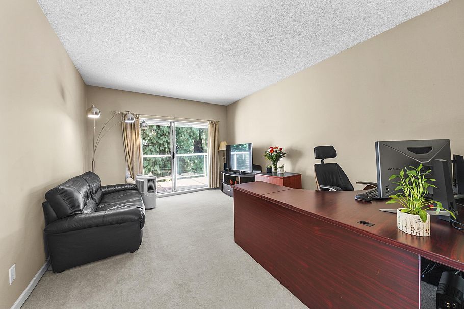 302 827 W 16 Street North Vancouver, BC - 13