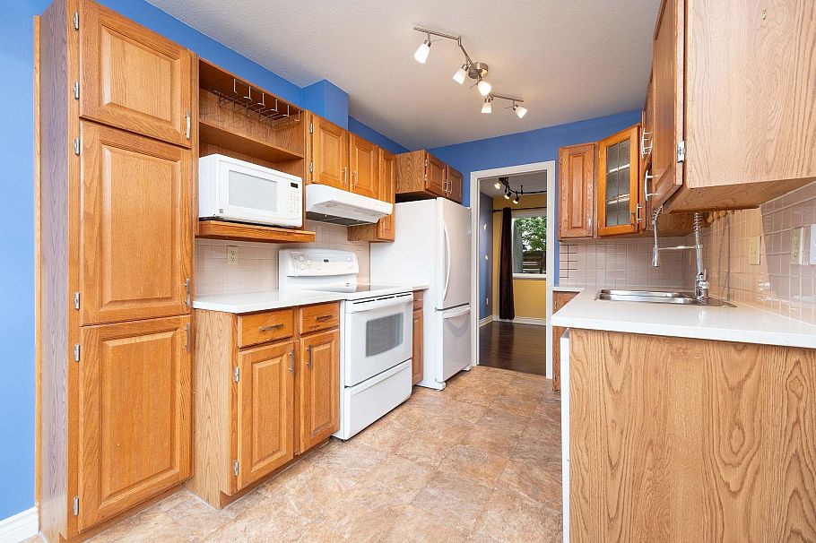 3 237 W 16th Street North Vancouver, BC - 8