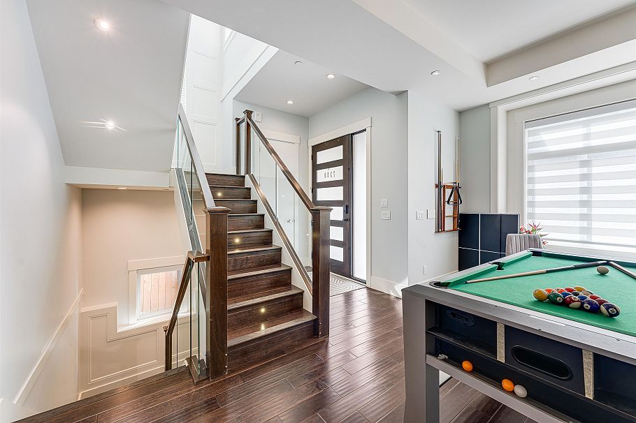 7380 Ontario Street Vancouver, BC - 3