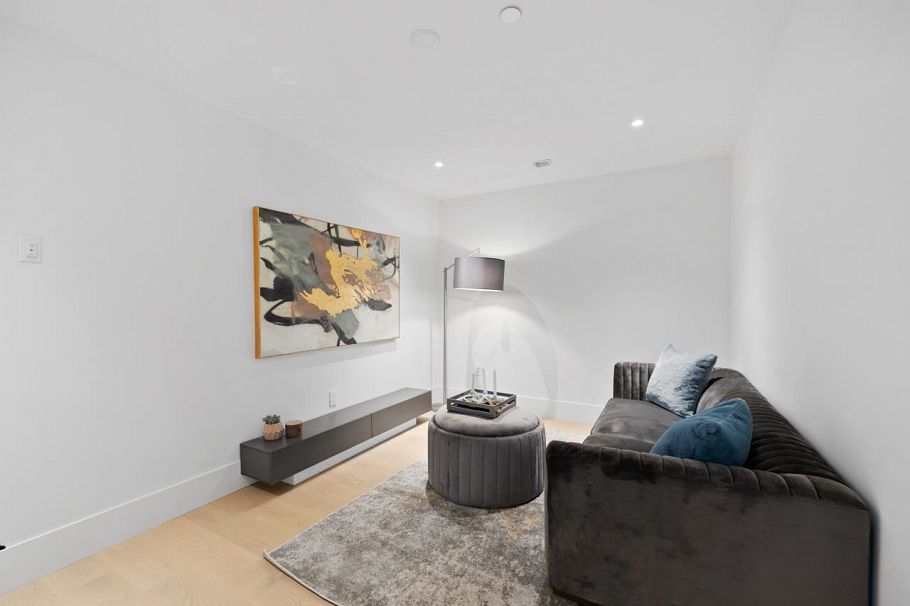 2505 W 37th Avenue Vancouver, BC - 27