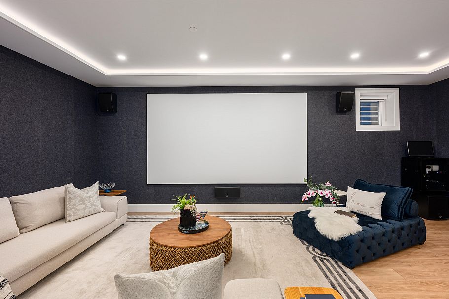 3711 W 24th Avenue Vancouver, BC - 30