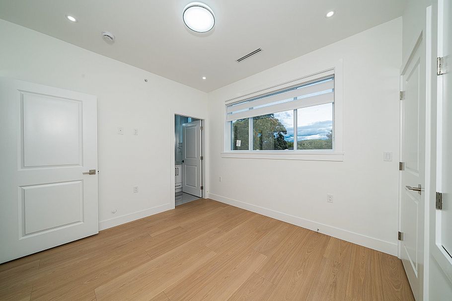 2172 E 46th Avenue Vancouver, BC - 12