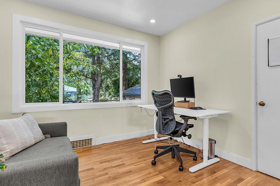 2433 Philip Avenue North Vancouver, BC - 7