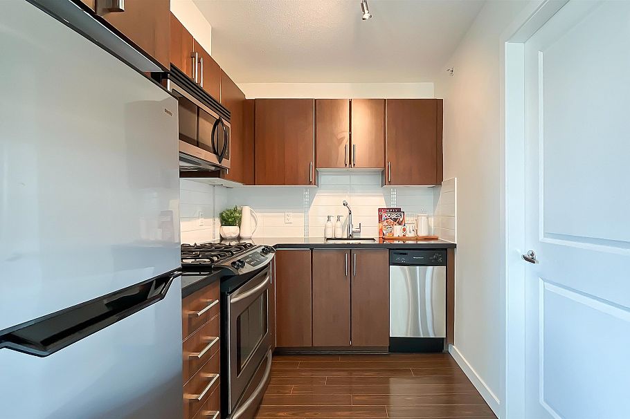 1106 1068 W Broadway Vancouver, BC - 7