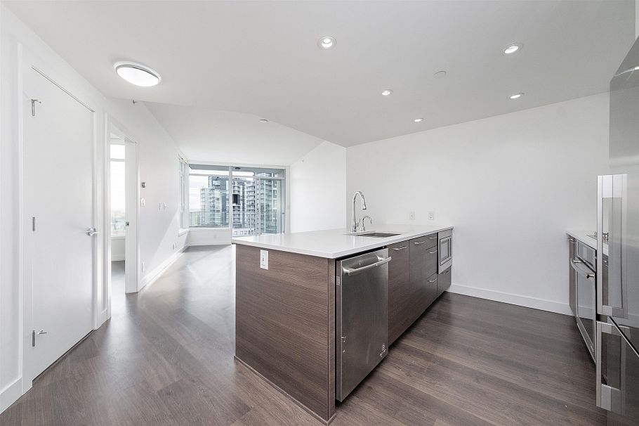 912 3557 Sawmill Crescent Vancouver, BC - 2