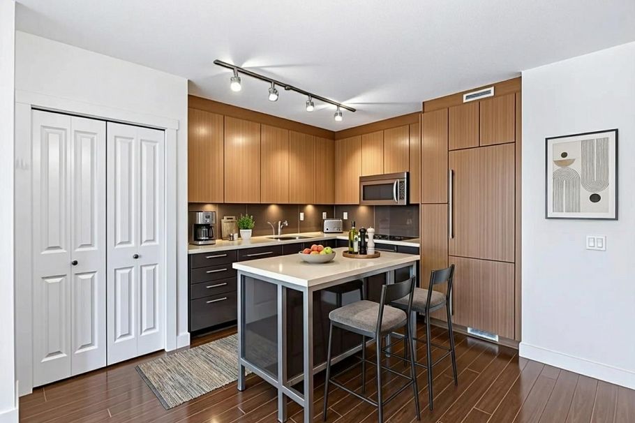 502 1833 Crowe Street Vancouver, BC - 3