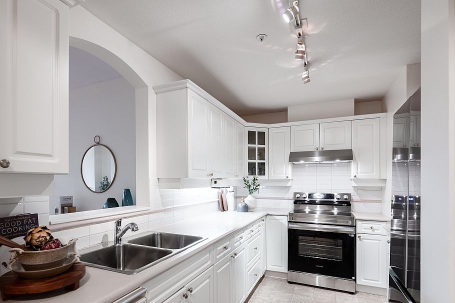 104 5835 Hampton Place Vancouver, BC - 12