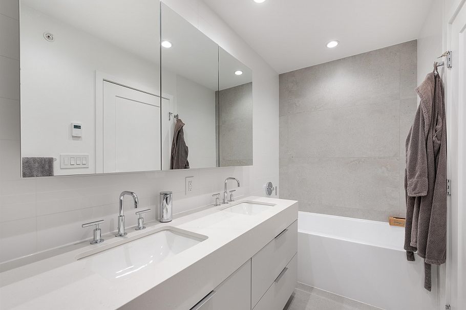 124 2070 Curling Road North Vancouver, BC - 16