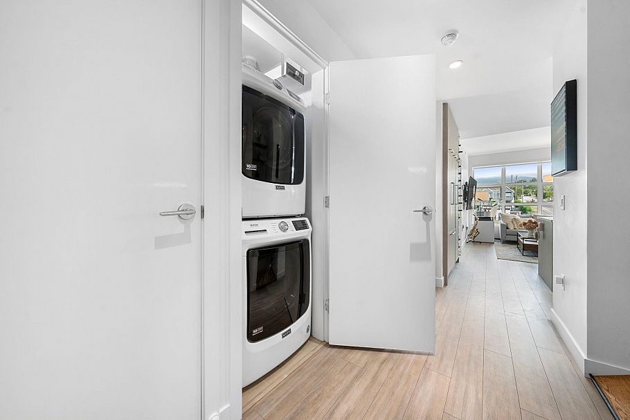 413 747 E 3rd Street North Vancouver, BC - 36