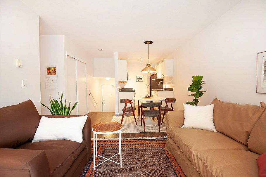 403 2045 Franklin Street Vancouver, BC - 1