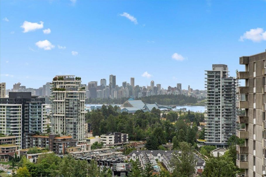 1710 2016 Fullerton Avenue North Vancouver, BC - 1