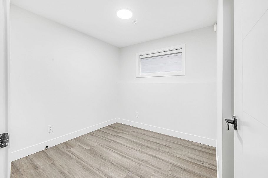 3440 E 4th Avenue Vancouver, BC - 19