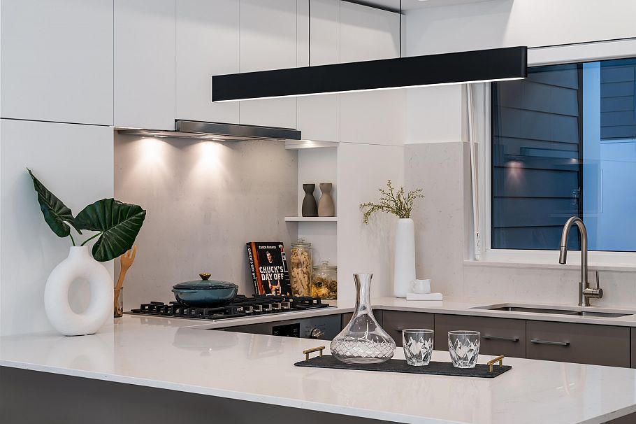 311 342 Mountain Highway North Vancouver, BC - 11