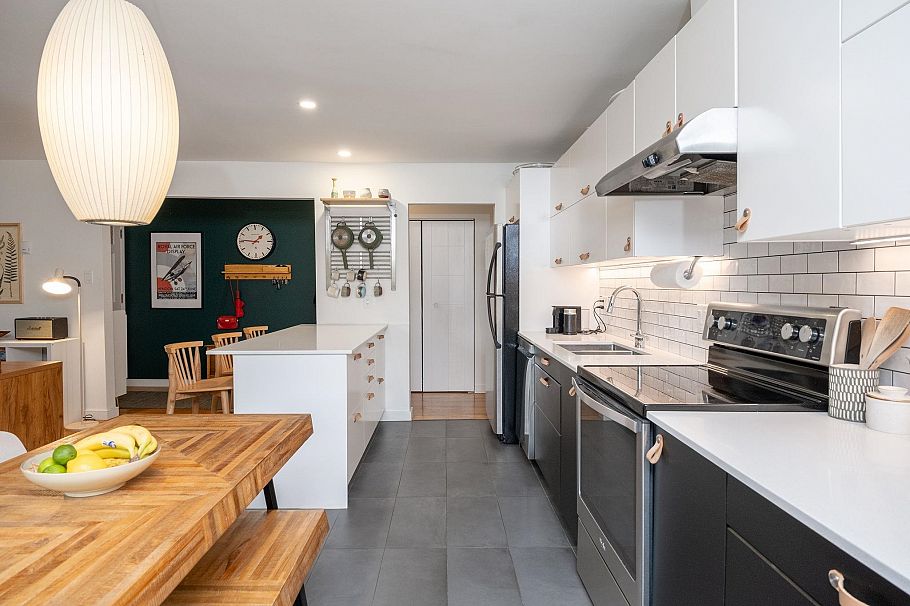 412 555 W 28 Street North Vancouver, BC - 11