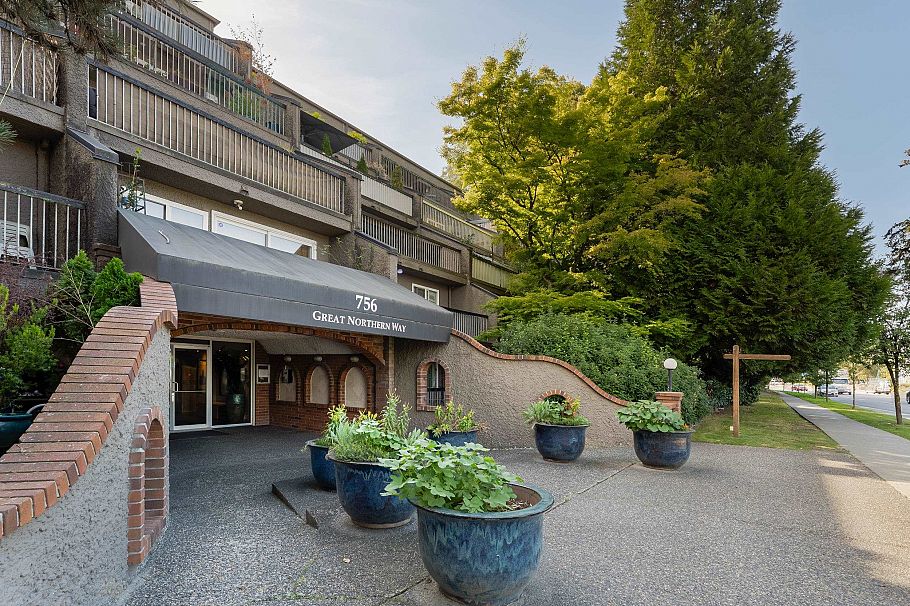 808 756 Great Northern Way Vancouver, BC - 25