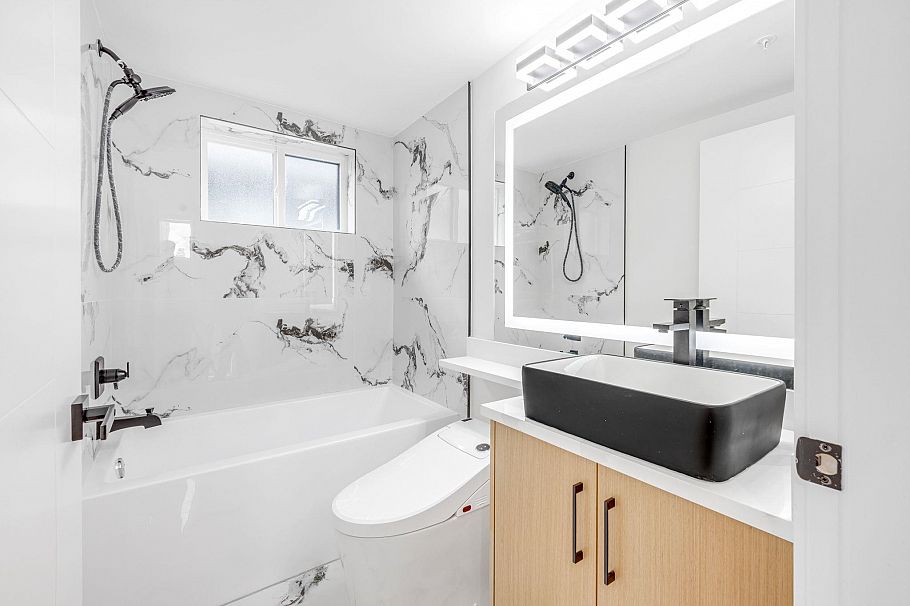 3440 E 4th Avenue Vancouver, BC - 10