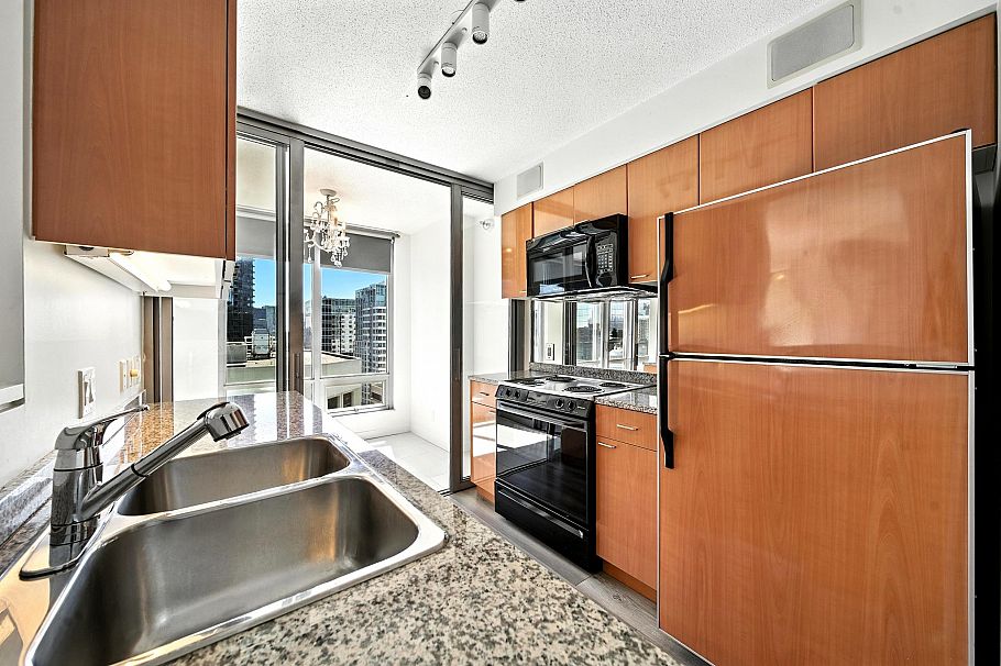 3004 1200 W Georgia Street Vancouver, BC - 3