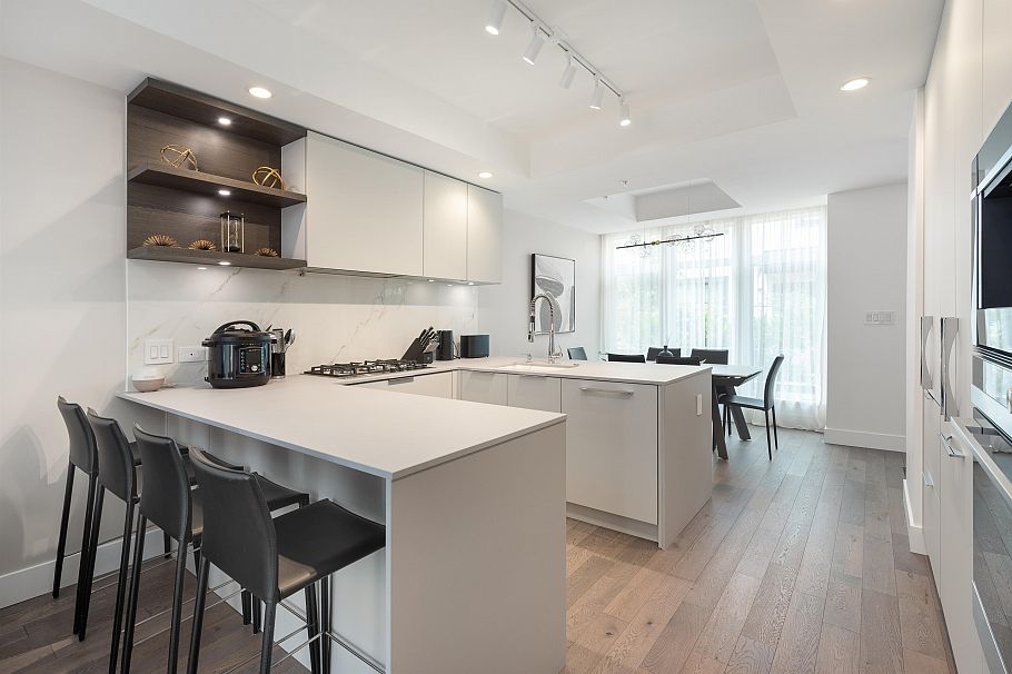 124 2070 Curling Road North Vancouver, BC - 4