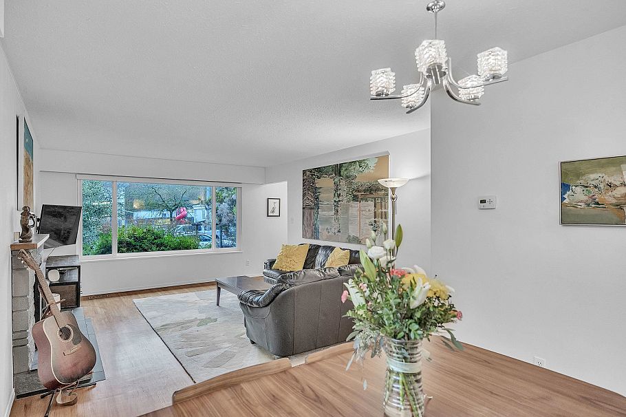 3296 Institute Road North Vancouver, BC - 5