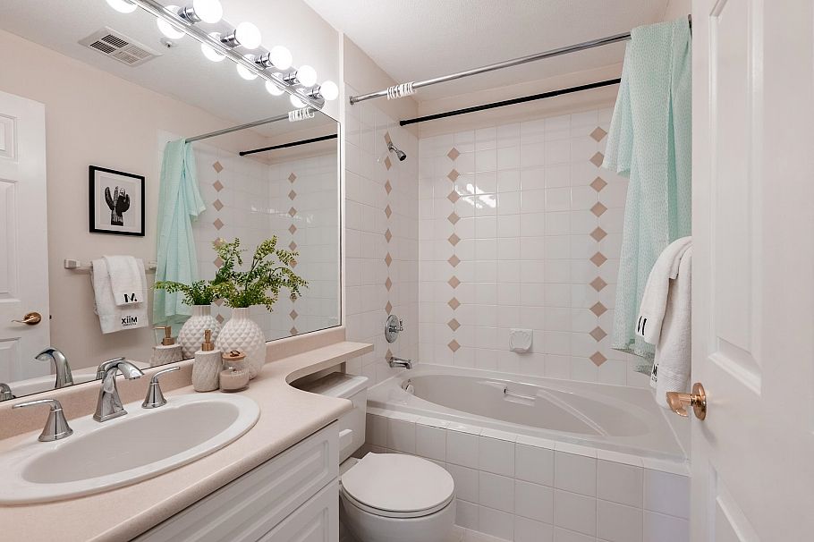 104 5835 Hampton Place Vancouver, BC - 23