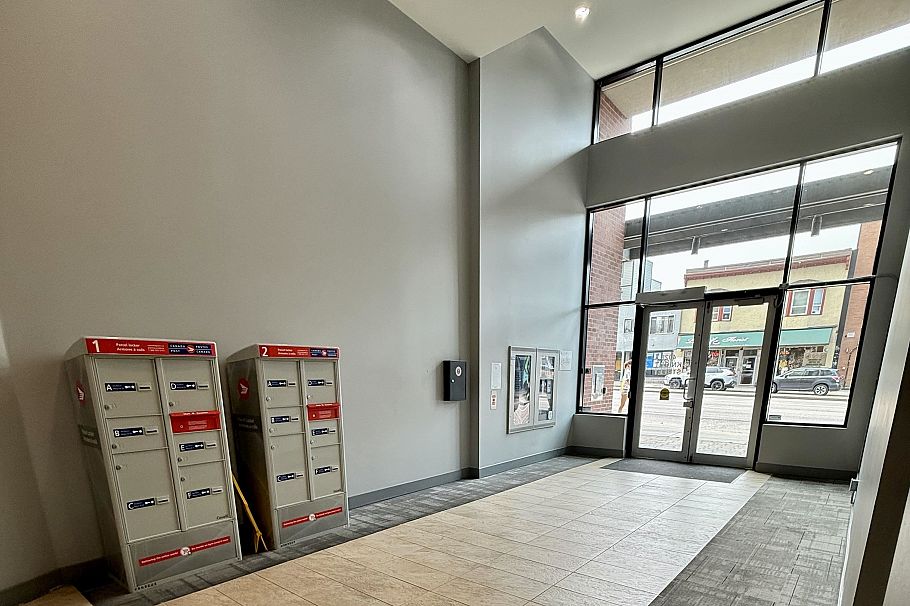 302 4028 Knight Street Vancouver, BC - 3