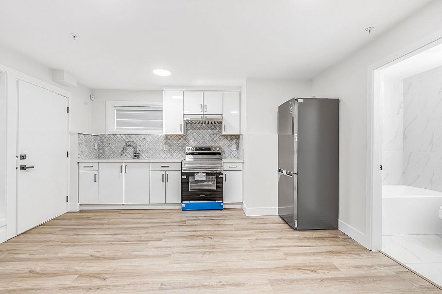 3440 E 4th Avenue Vancouver, BC - 17