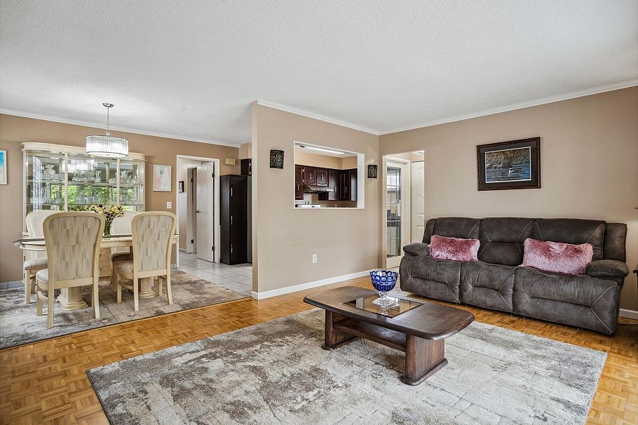 4975 Moss Street Vancouver, BC - 5