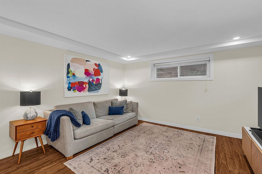 2433 Philip Avenue North Vancouver, BC - 22