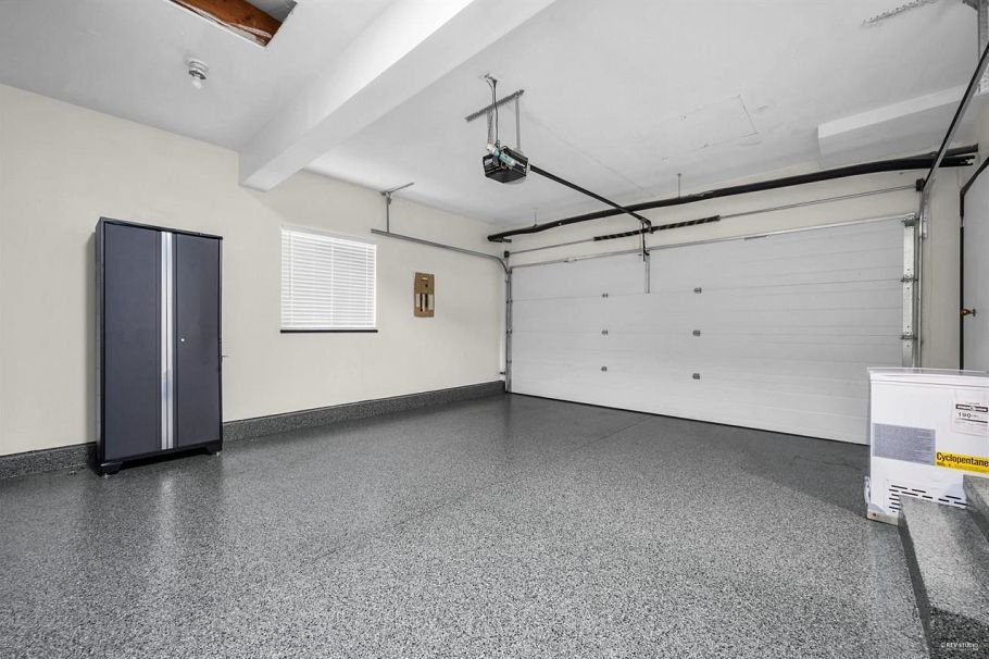 860 Ruckle Court North Vancouver, BC - 32