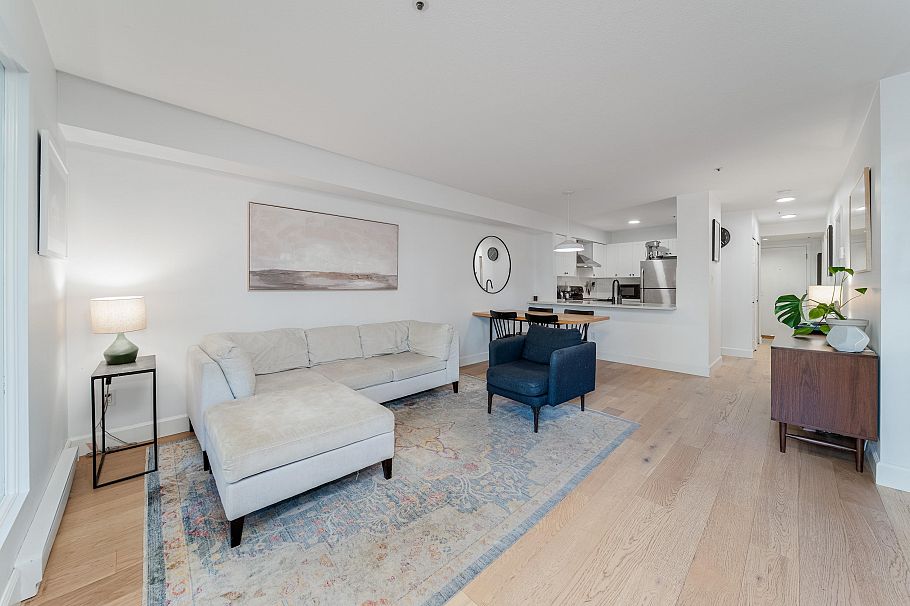 101 225 E 19th Avenue Vancouver, BC - 3