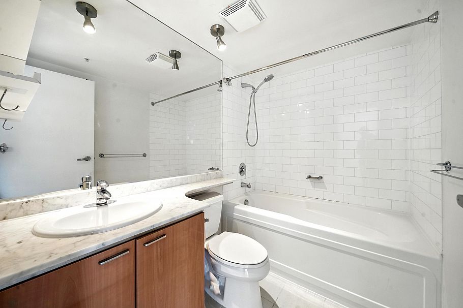 3004 1200 W Georgia Street Vancouver, BC - 18