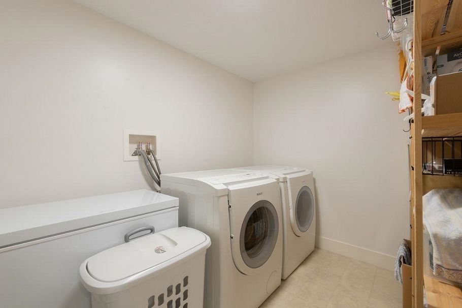 5952 Chancellor Mews Vancouver, BC - 36