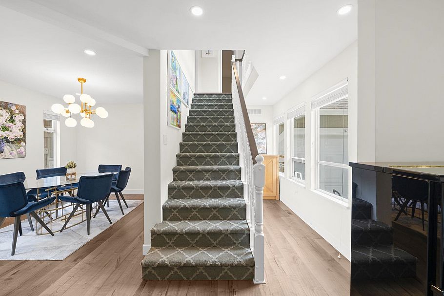 860 Ruckle Court North Vancouver, BC - 16