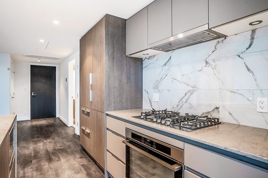 2201 1500 Fern Street North Vancouver, BC - 4