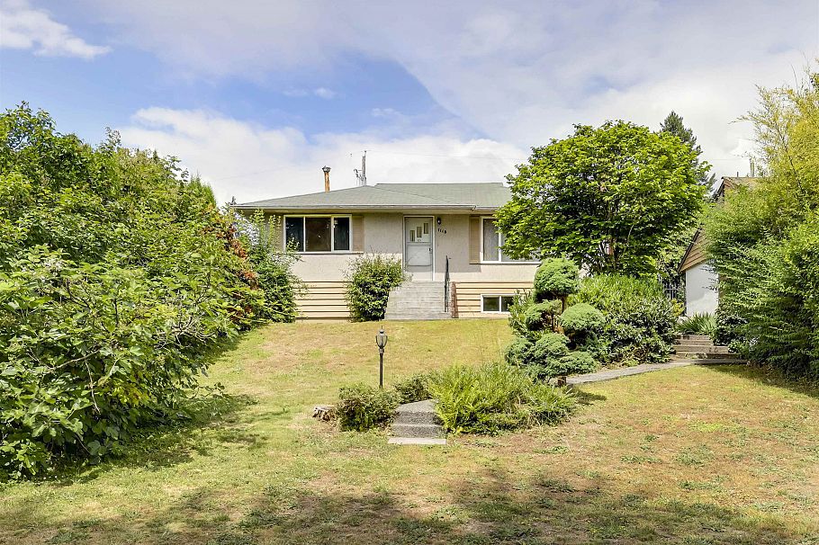 1118 Cloverley Street North Vancouver, BC - 2