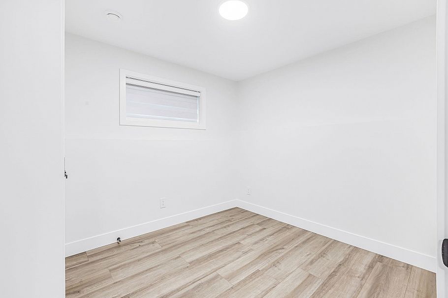 3440 E 4th Avenue Vancouver, BC - 18