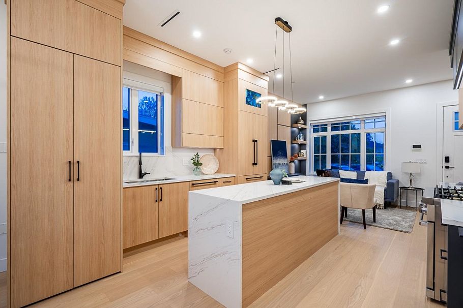 2331 E 49th Avenue Vancouver, BC - 6