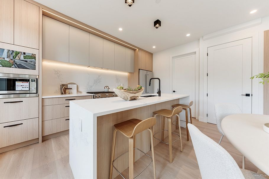 2 3121 E 46th Avenue Vancouver, BC - 10