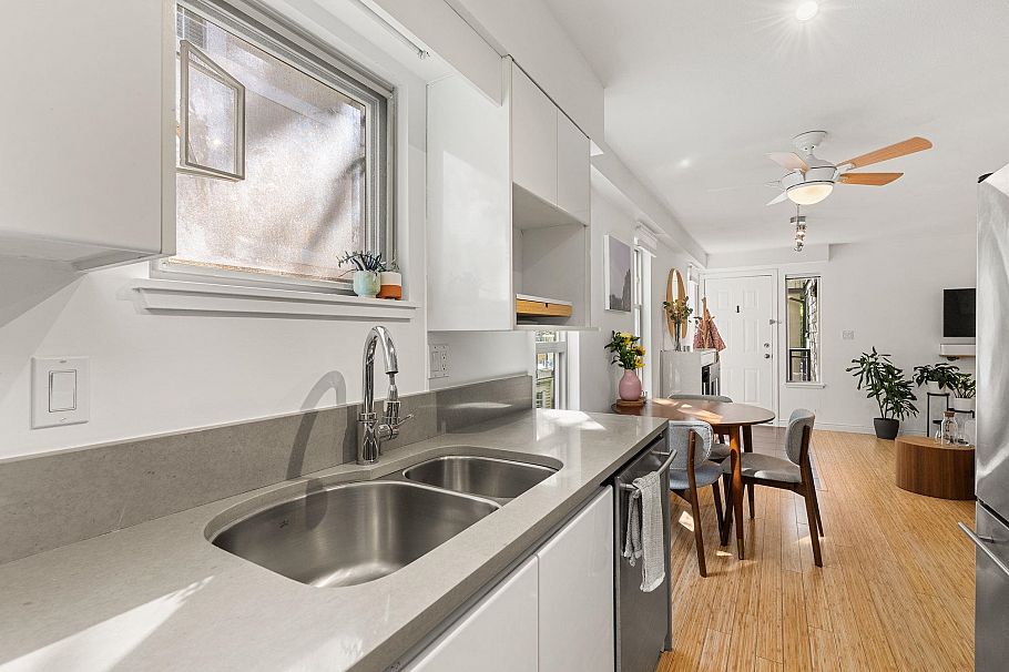 203 755 W 15th Avenue Vancouver, BC - 15