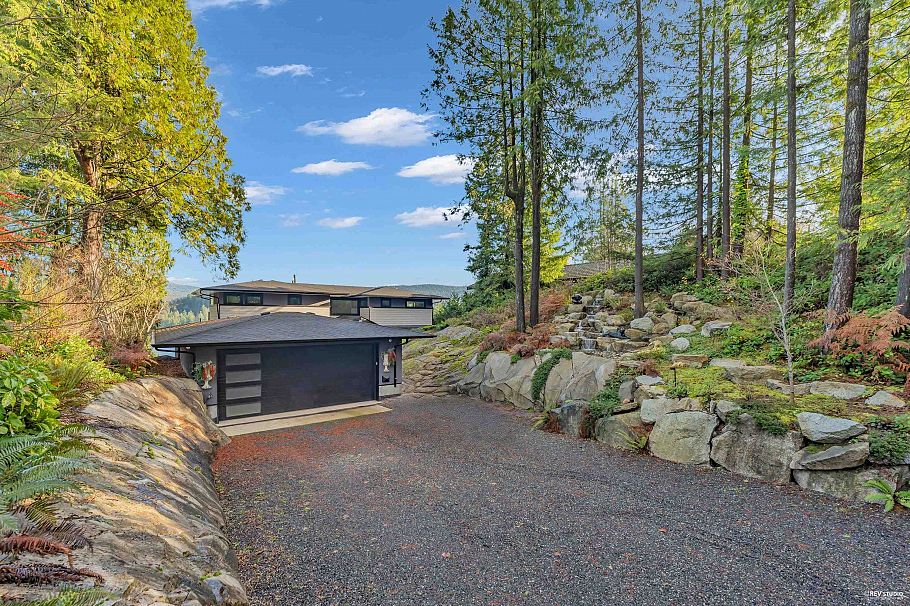 1812 Cardinal Crescent North Vancouver, BC - 29