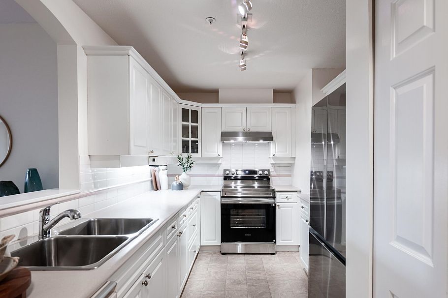 104 5835 Hampton Place Vancouver, BC - 11