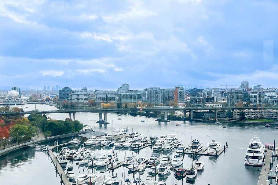 1602 1201 Marinaside Crescent Vancouver, BC - 1