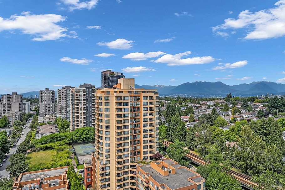 2008 3663 Crowley Drive Vancouver, BC - 18